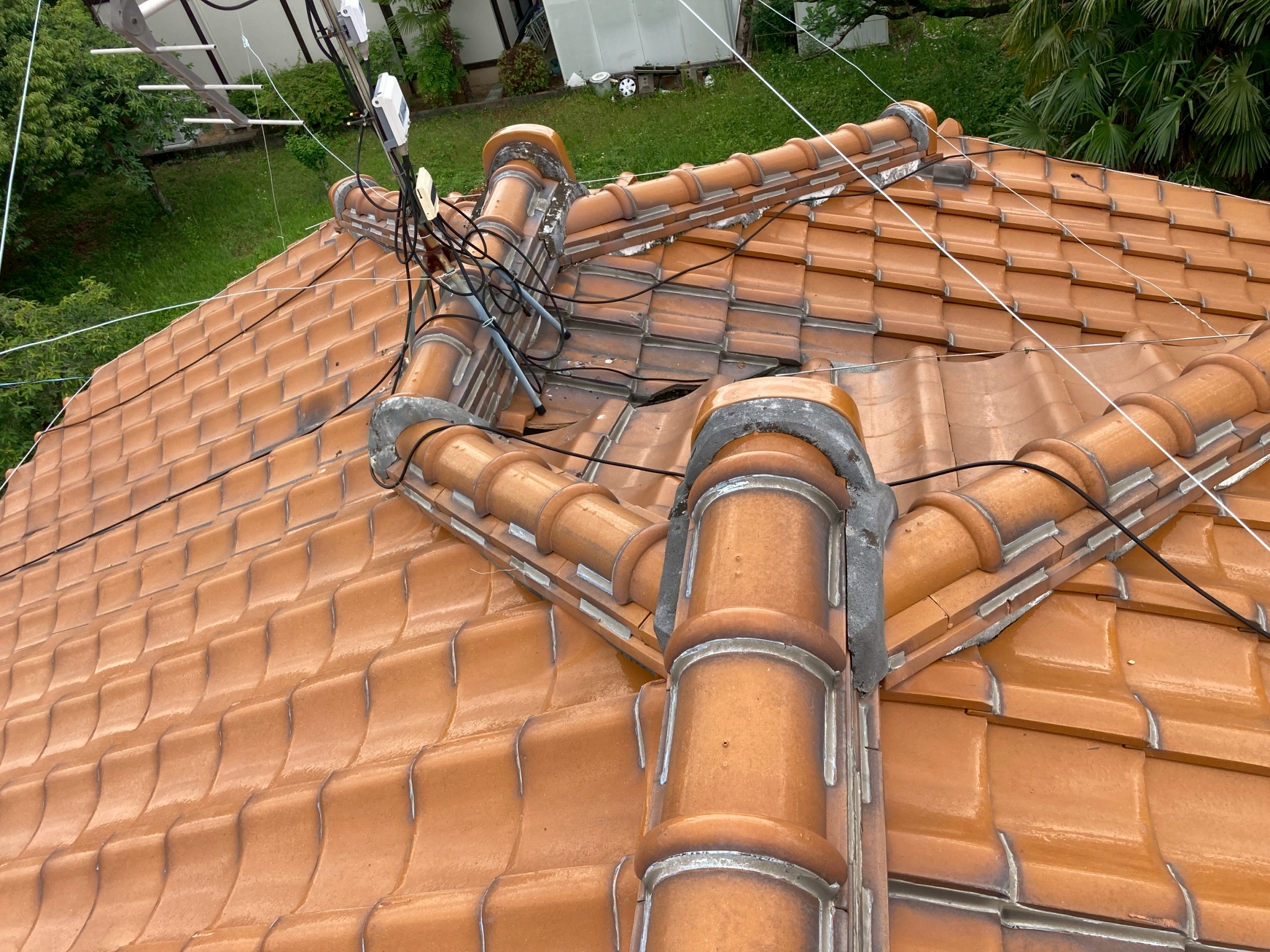 棟が入り組んでいる屋根